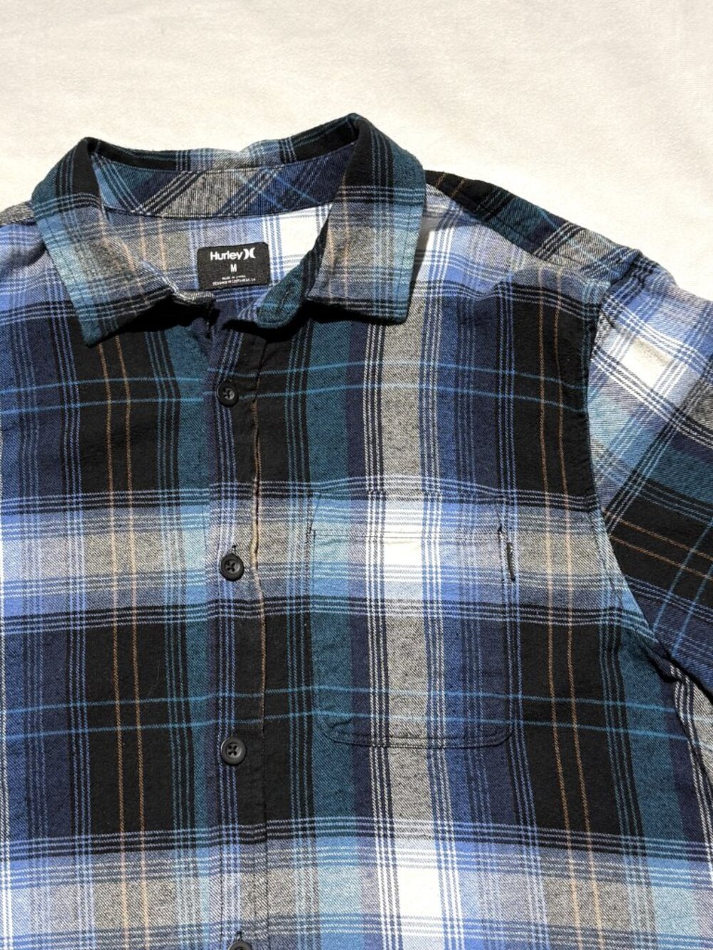 Hurley Mens Flannel Shirt Medium Black/Blue Plaid 100% Cotton Long Sleeve